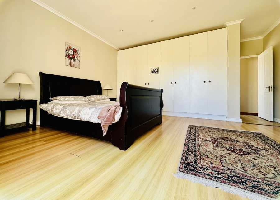 3 Bedroom Property for Sale in Westcliff Western Cape